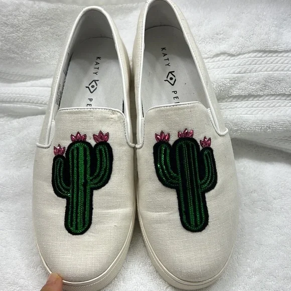 NWOT Katy Perry Canvas shoes size 9.5 - Picture 2 of 7